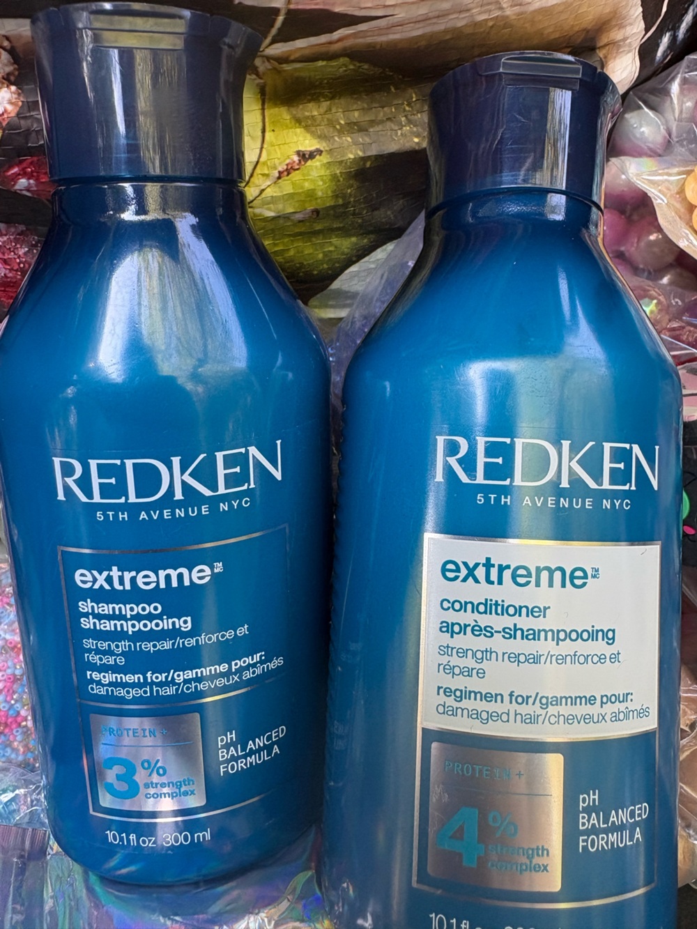 Redken Extreme Strength Duo - Vibrant Blue Bottles
